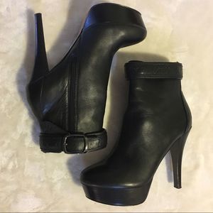 Lisa Lecroy Black Leather Stiletto Booties • Sz 7.5